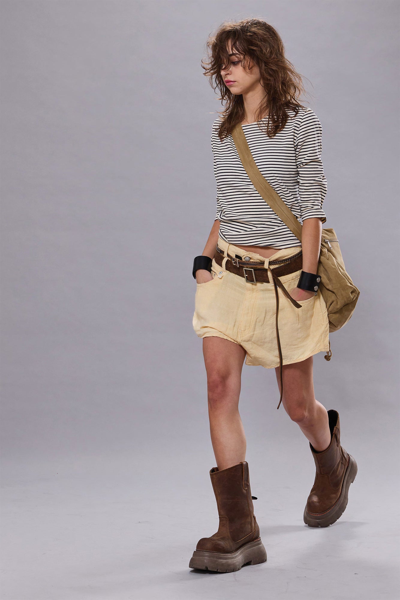 DOUBLE LOOP VENTI SHORT - MAIZE LINEN CHAMBRAY