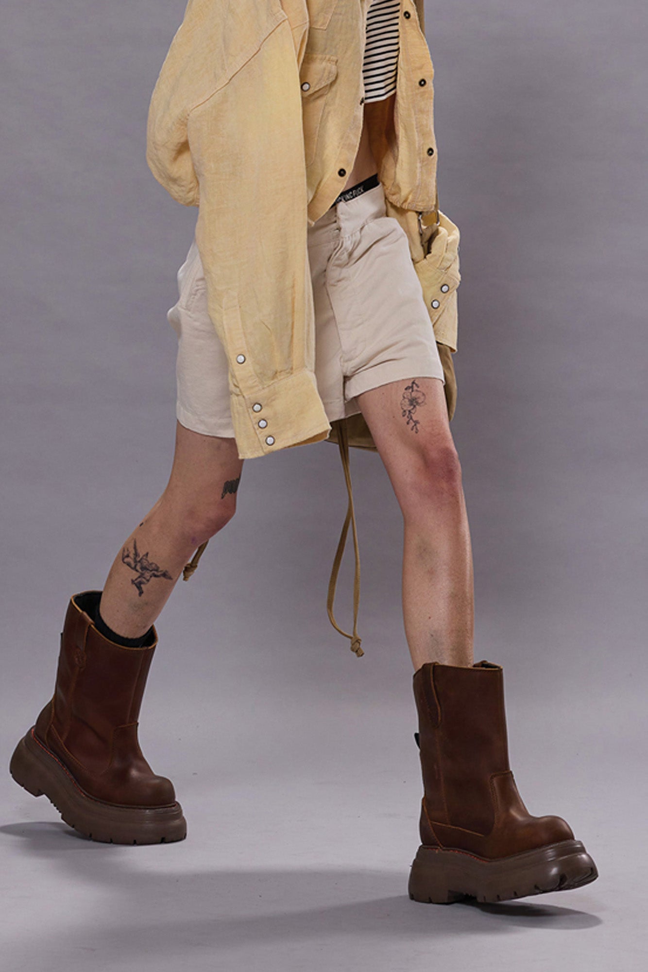 LACE BACK SAILOR SHORT - NATURAL SLUBBY TWILL
