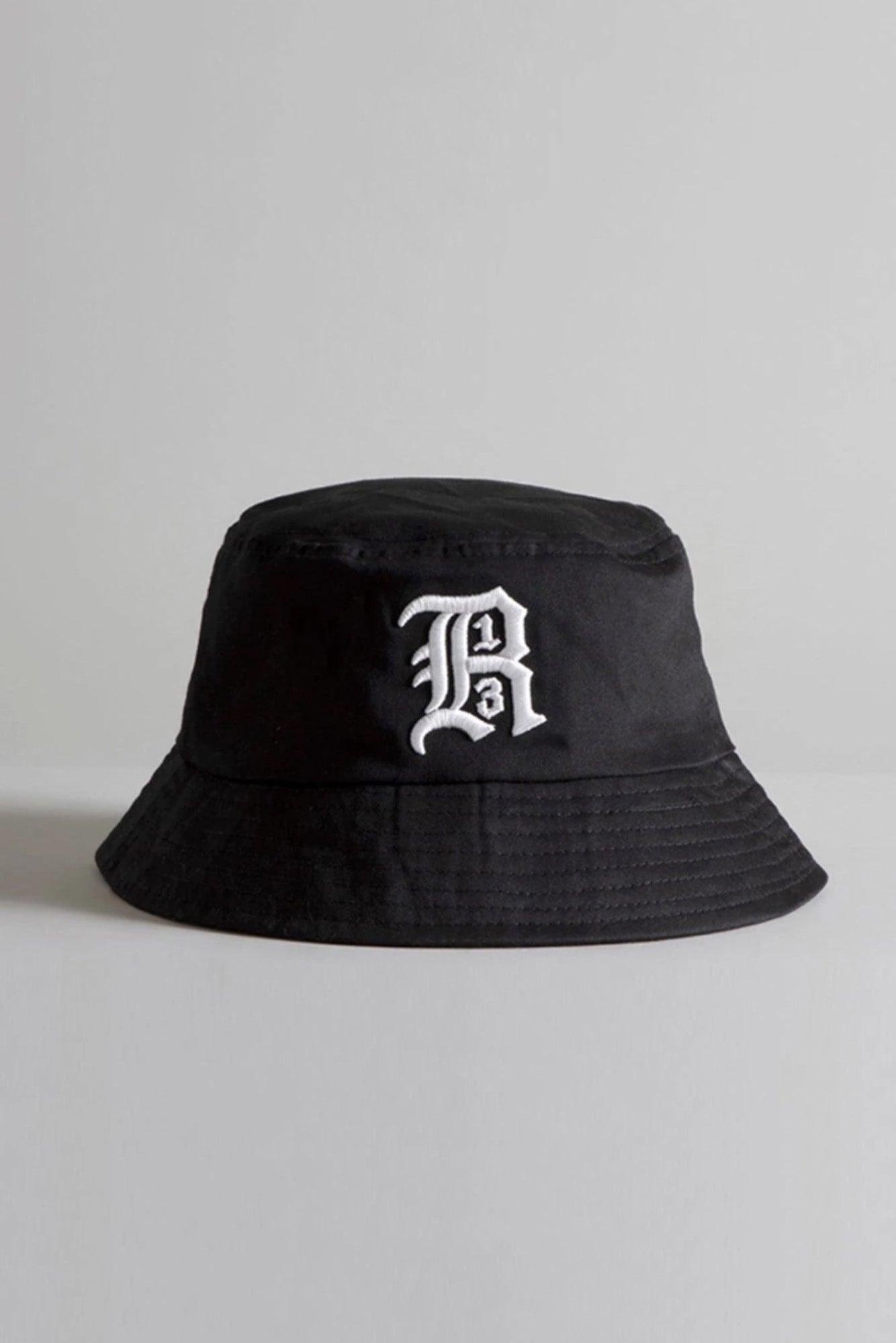R13 BUCKET HAT - BLACK