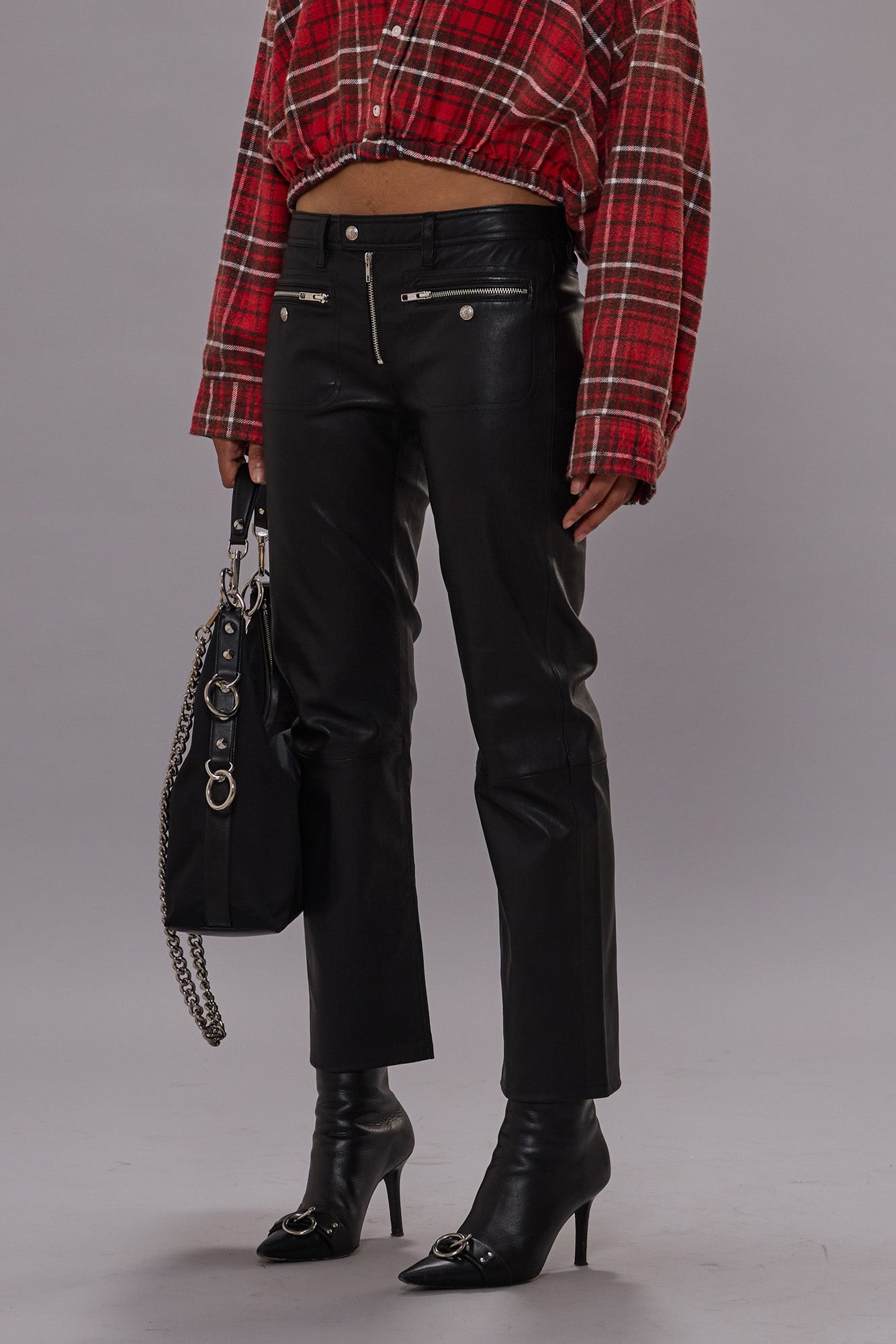 LEATHER BOY STRAIGHT WITH ZIPPERED POCKETS - BLACK