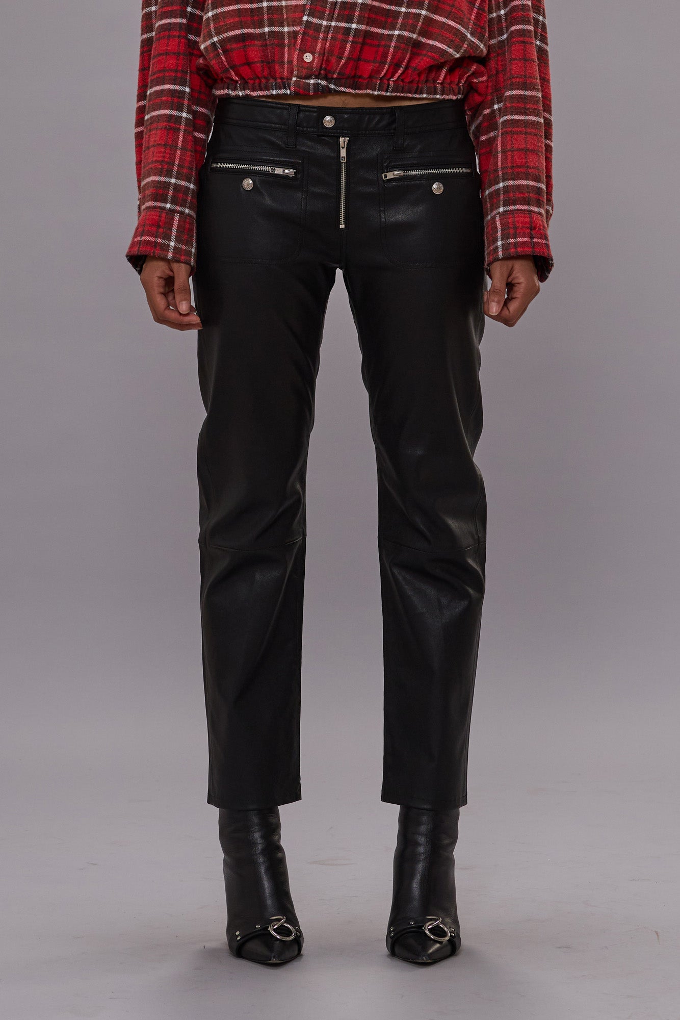 LEATHER BOY STRAIGHT WITH ZIPPERED POCKETS - BLACK