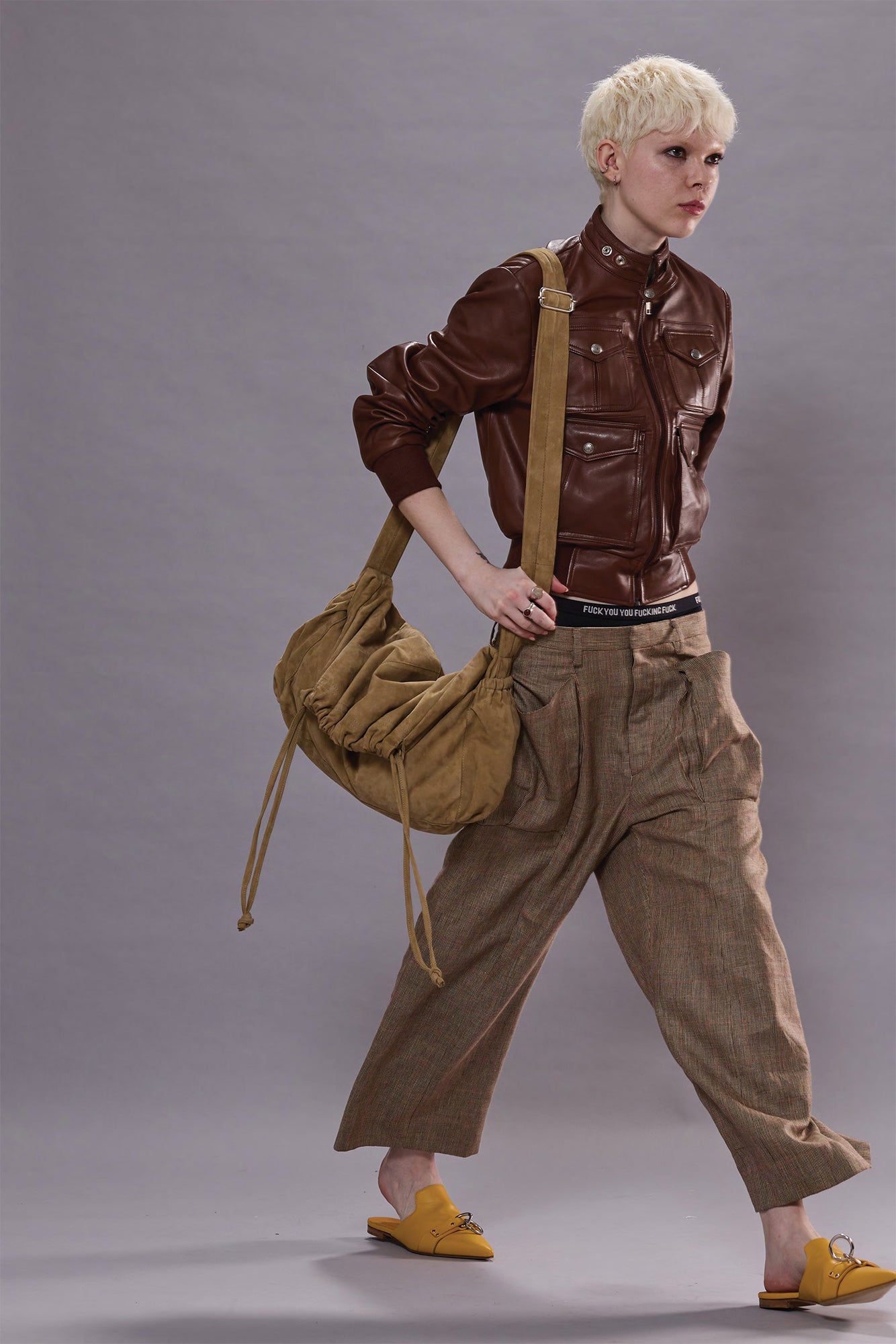 PLEATED POCKET TROUSER - BROWN WINDOWPANE PLAID