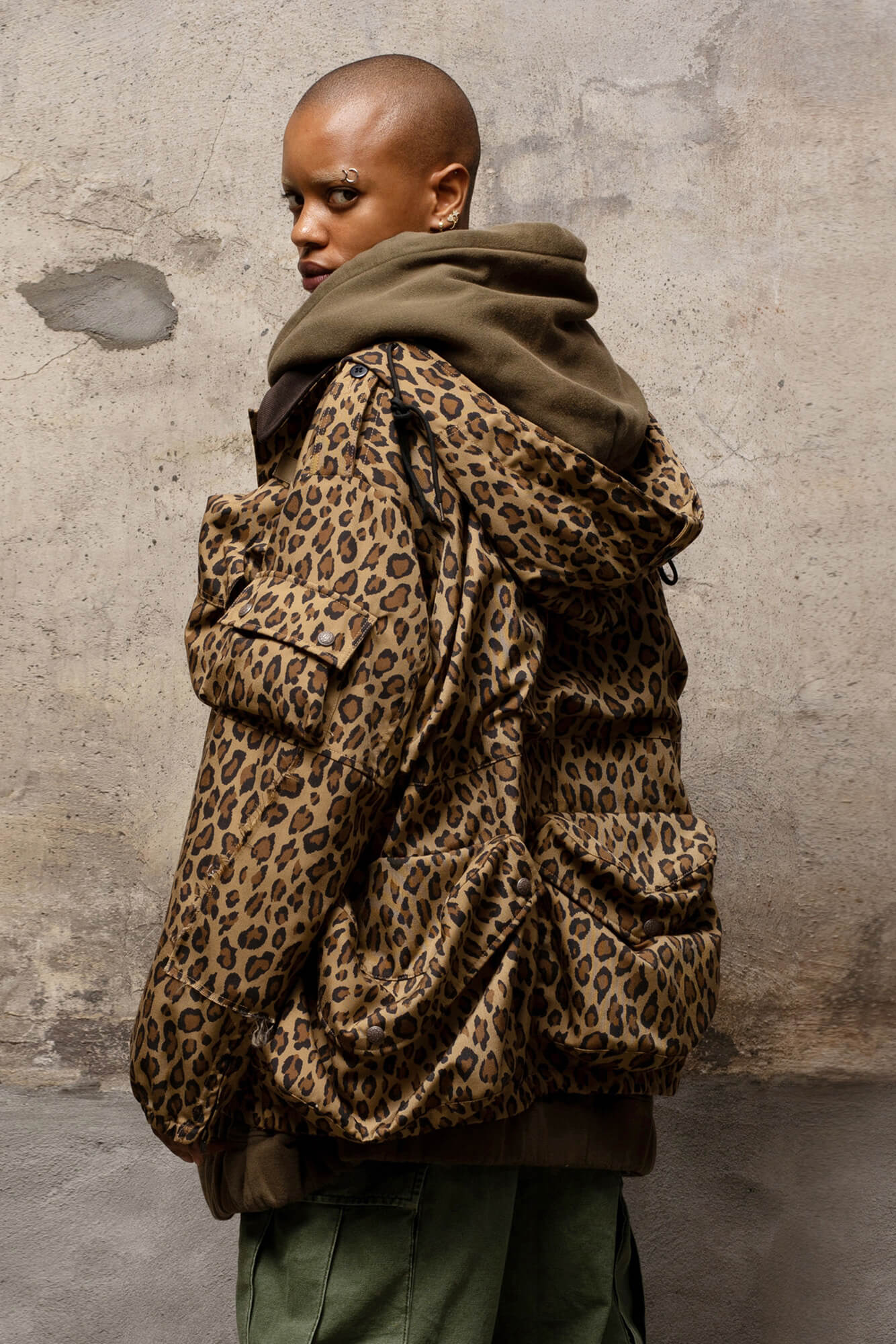 MULTIPOCKET WINDBREAKER - PRINTED LEOPARD