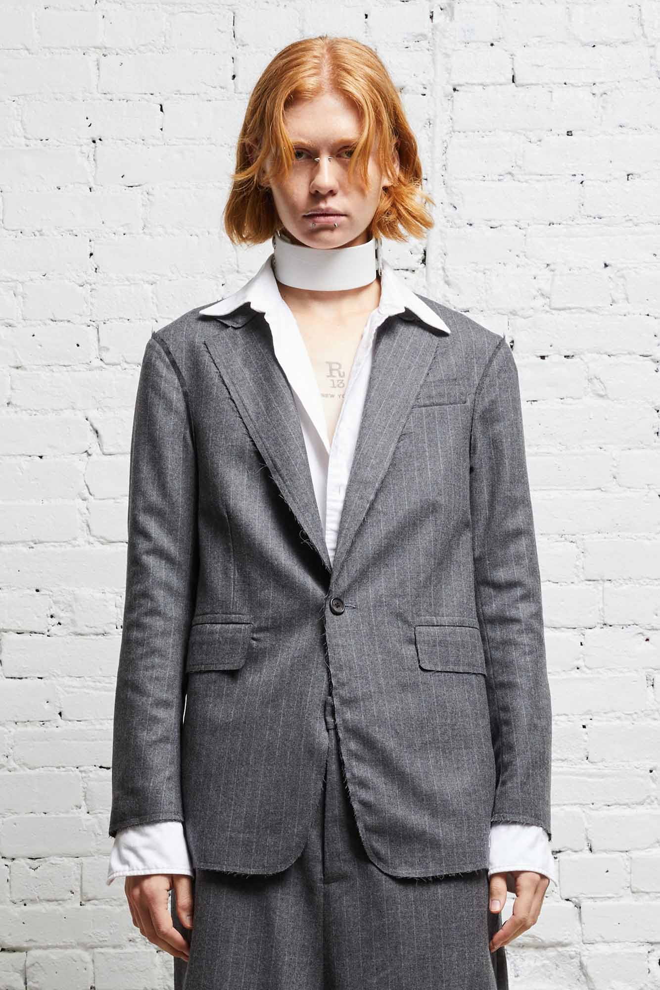 SHRUNKEN RAW CUT BLAZER - GREY PINSTRIPE