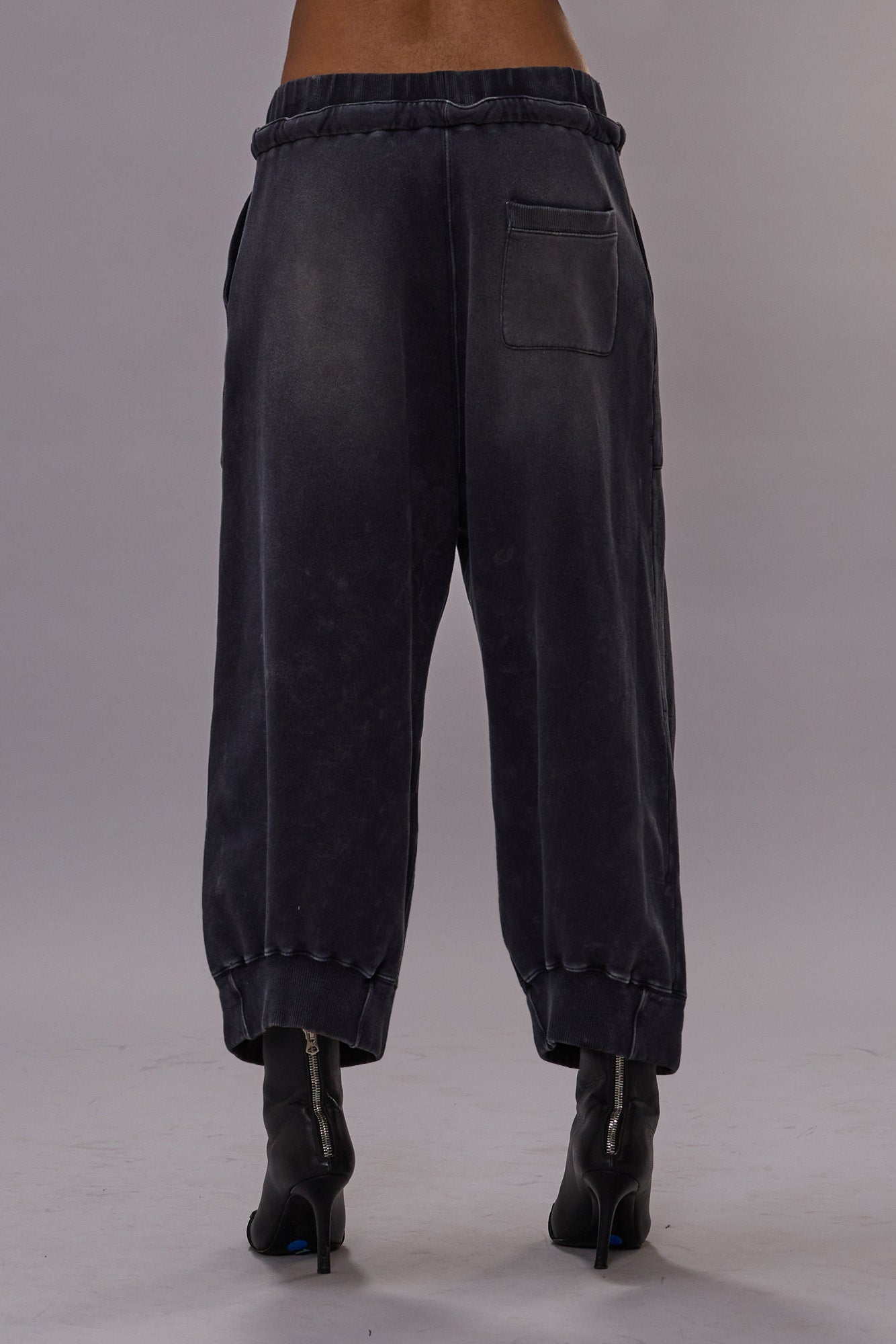 DECONSTRUCTED CROPPED SWEATPANT - NAVY