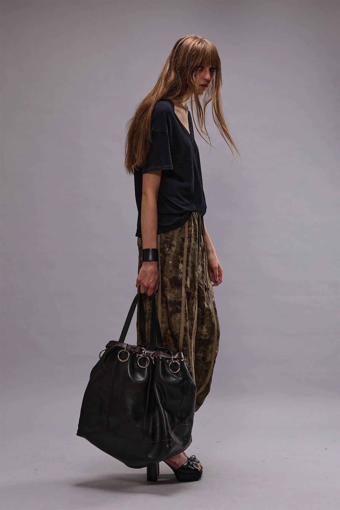 BALLOON PANTS WITH DOUBLE SEAM - OLIVE FLORAL