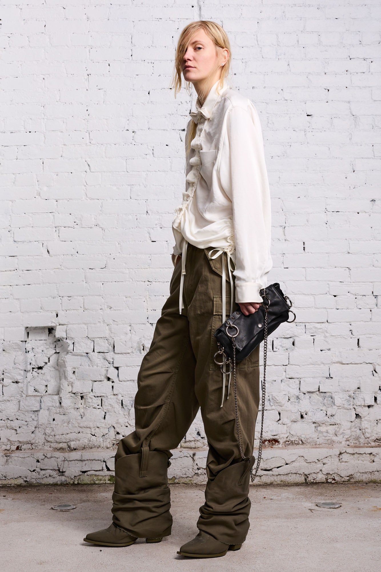 SHIRRED BOYFRIEND SHIRT - WHITE