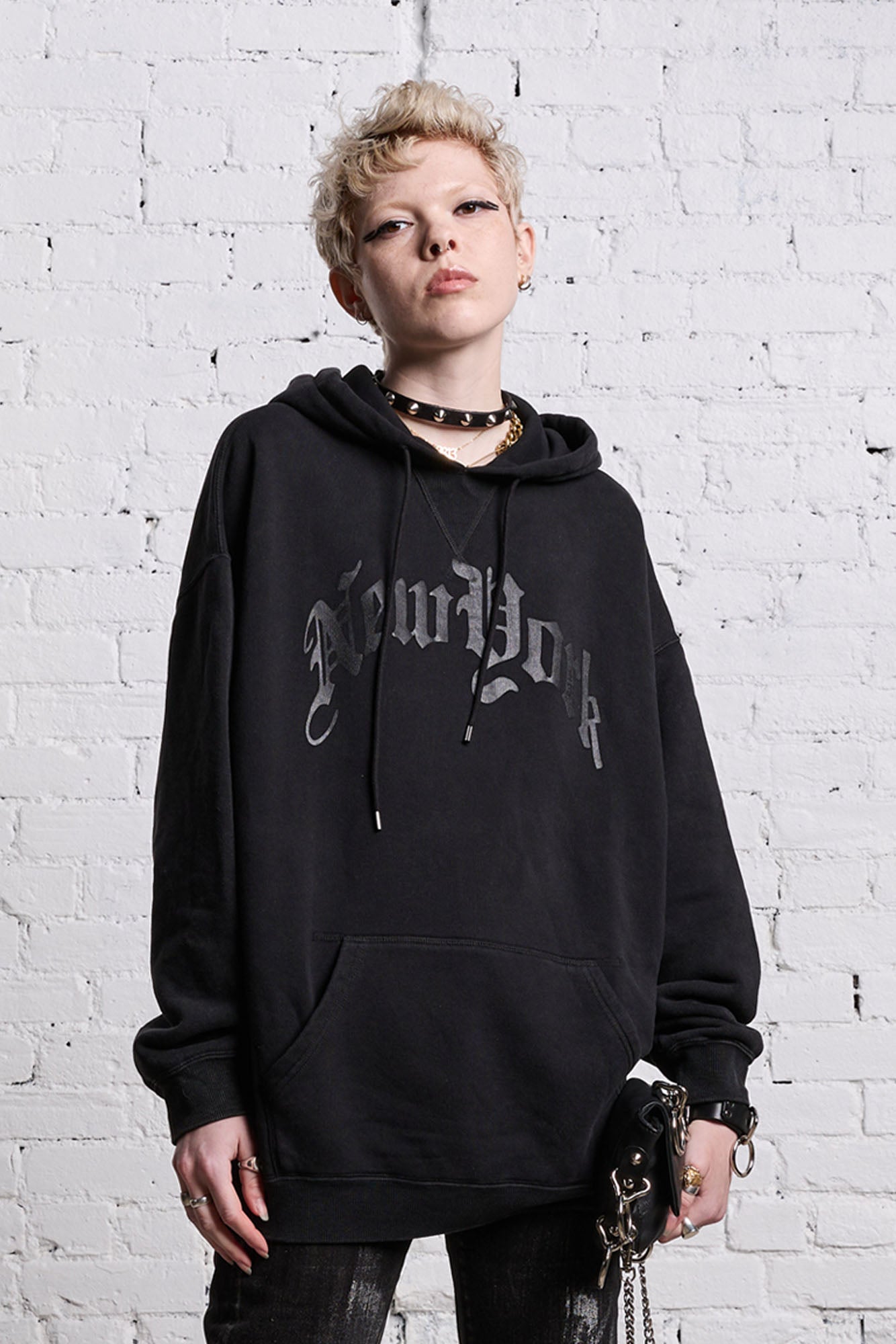 OVERSIZED NEW YORK HOODIE - BLACKOUT