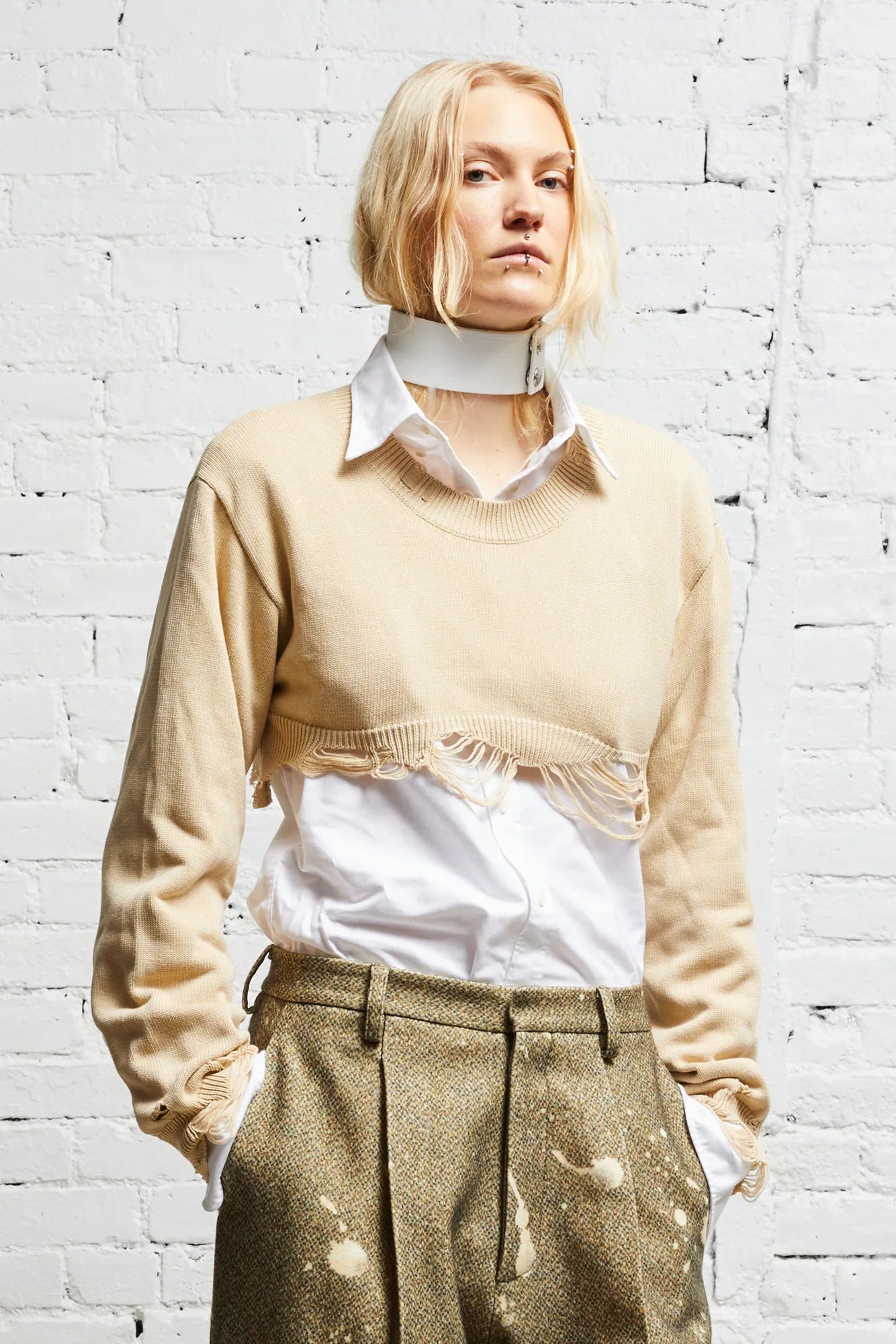 DESTROYED CROPPED PULLOVER - KHAKI