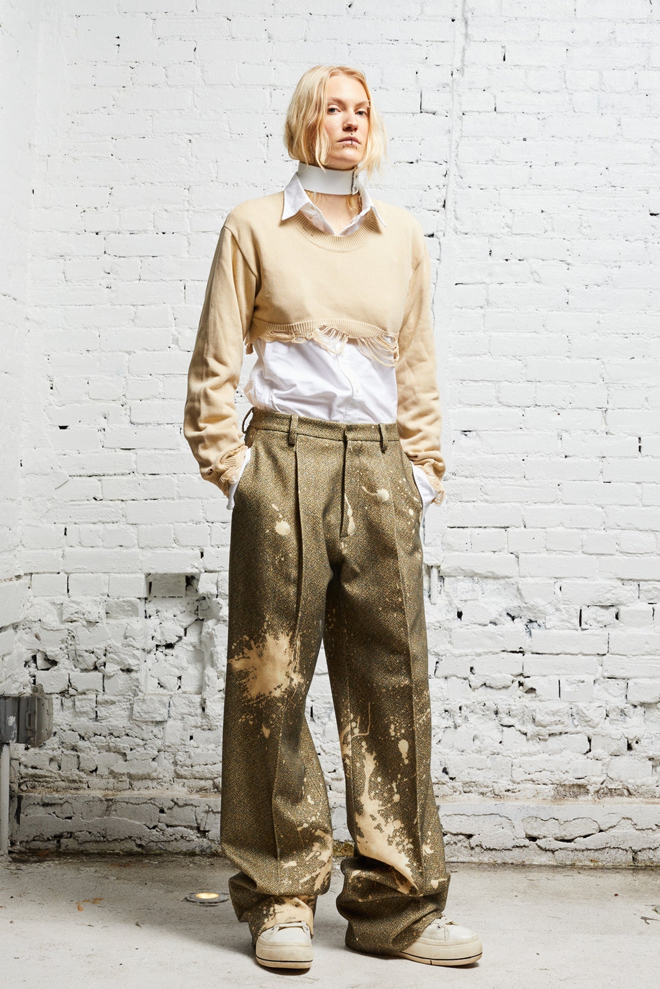 DESTROYED CROPPED PULLOVER - KHAKI