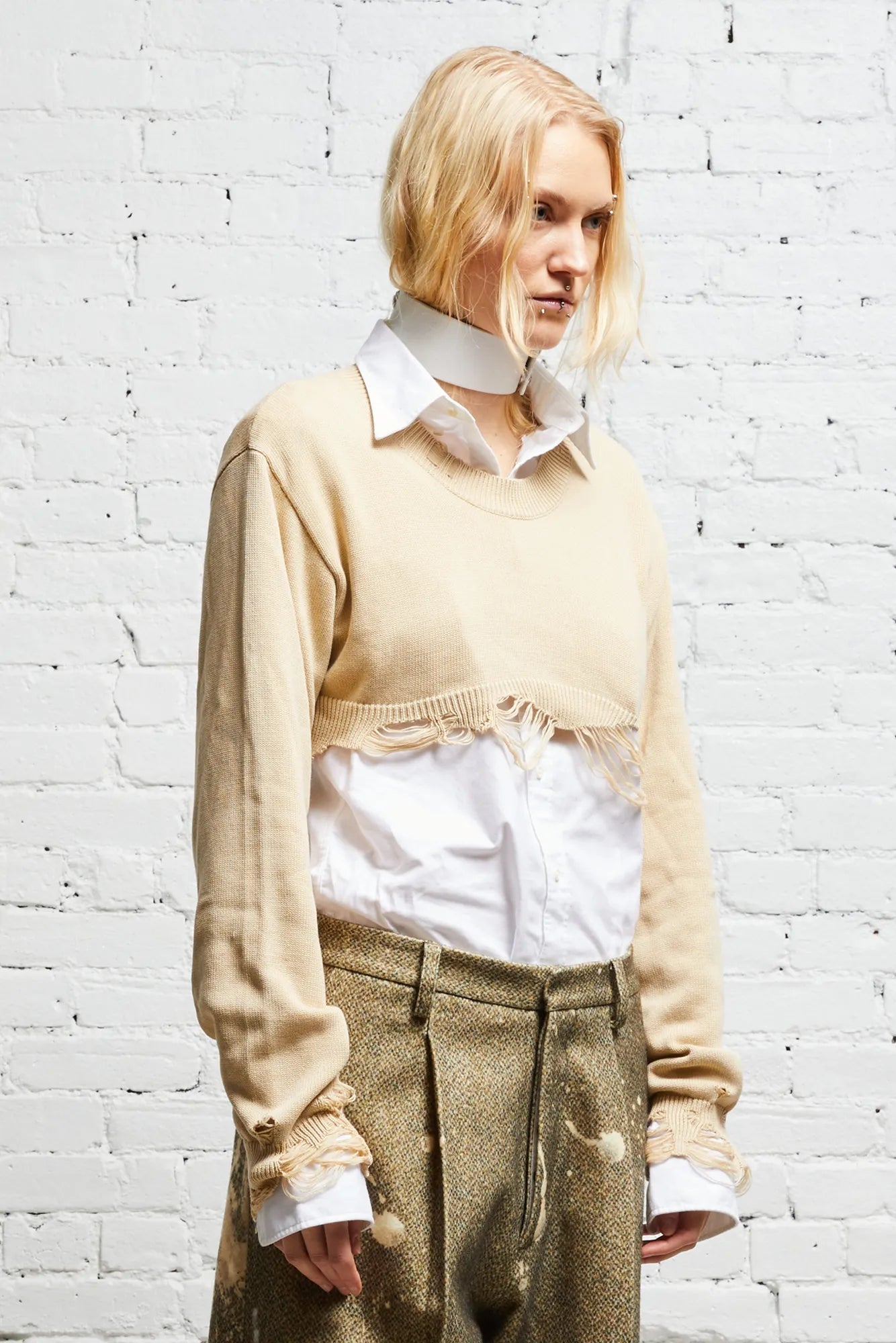 DESTROYED CROPPED PULLOVER - KHAKI
