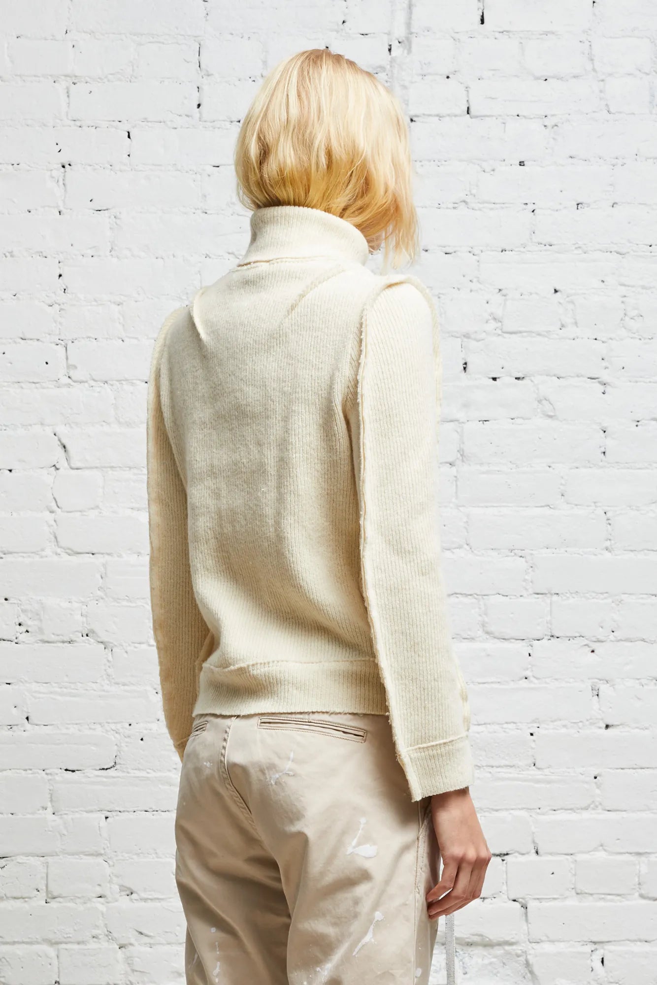 FLAT SLEEVE TURTLENECK - ECRU
