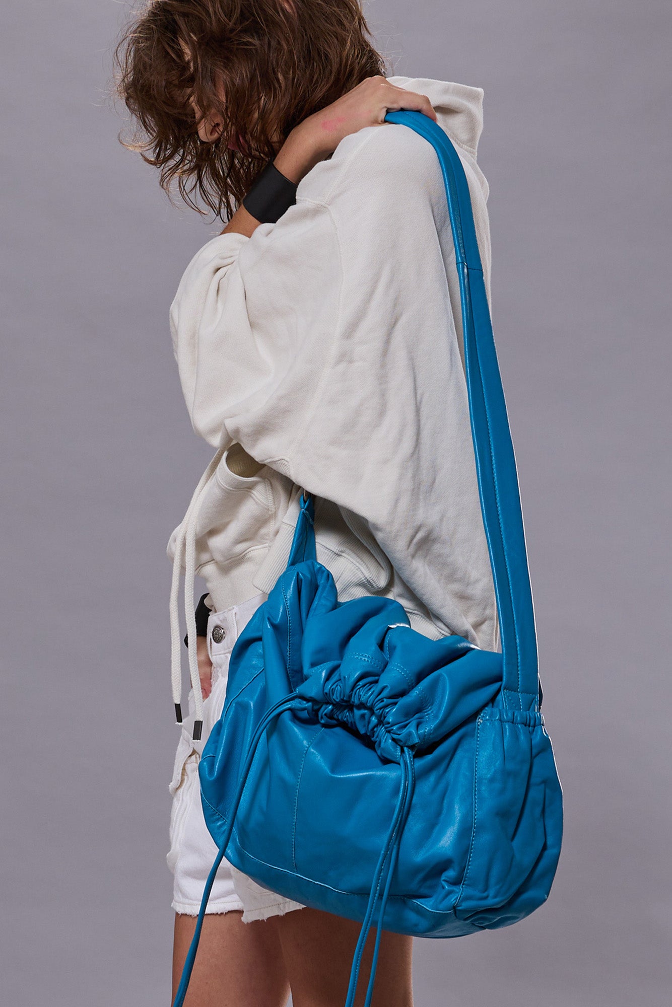 SOFT MESSENGER BAG - BLUE